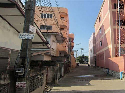 Aa Guesthouse Pattaya Exterior photo